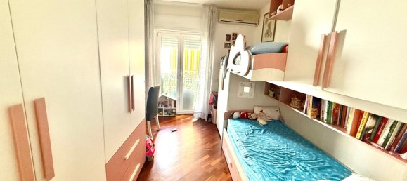 3 bedrooms Apartment in Bari, Italy No. 376014 8