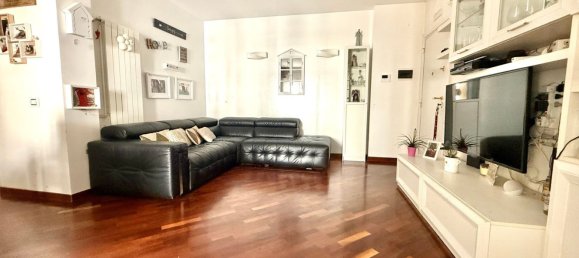 3 bedrooms Apartment in Bari, Italy No. 376014 16