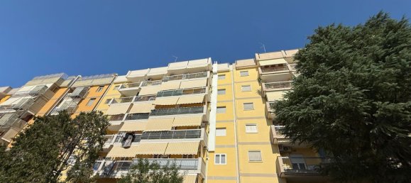3 bedrooms Apartment in Bari, Italy No. 376014 2