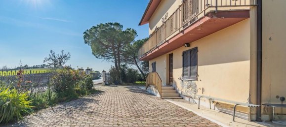 12 rooms House in Corinaldo, Italy No. 32958 10