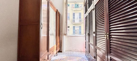 5غرفة شقة في Genoa, Italy رقم 27886 27