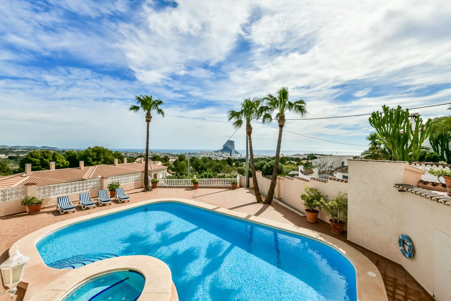 6 bedrooms Villa in Calpe, Spain No. 9119
