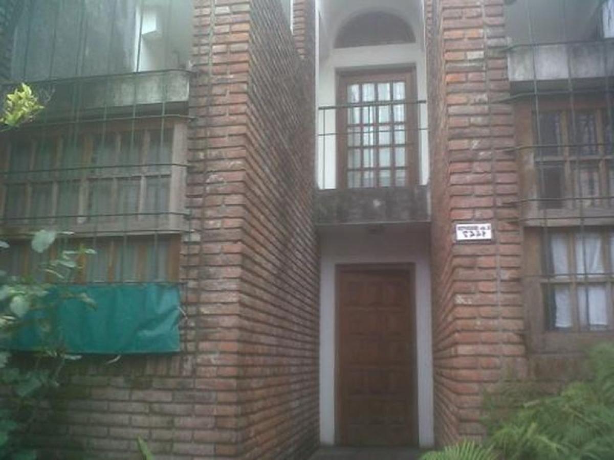 4 bedrooms House in Quilmes, Argentina No. 63973