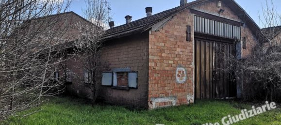 7 rooms Apartment in Poviglio, Italy No. 97862 8