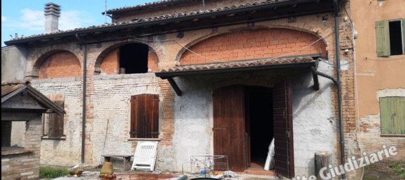 7 rooms Apartment in Poviglio, Italy No. 97862 6