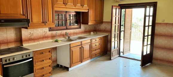 4 bedrooms Commercial property in Thessaloniki, Greece No. 5108 3