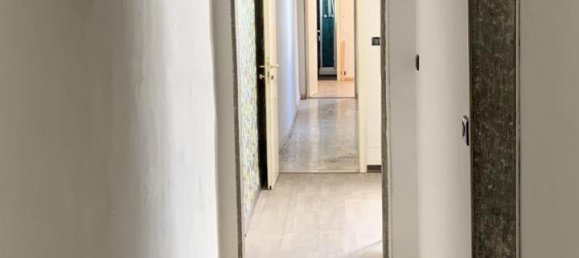 5 rooms Apartment in Florence, Italy No. 32969 4