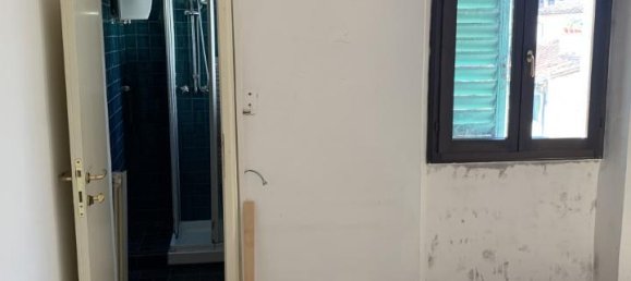 5 rooms Apartment in Florence, Italy No. 32969 5