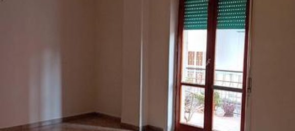 4-Zimmer Wohnung in Torre del Greco, Italy, Nr. 267831 3