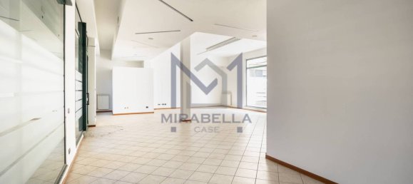 Propiedad comercial de 1 habitación en Lissone, Italy No. 232551 3