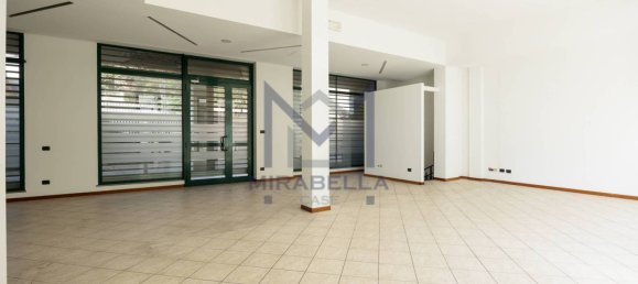 Propiedad comercial de 1 habitación en Lissone, Italy No. 232551 6