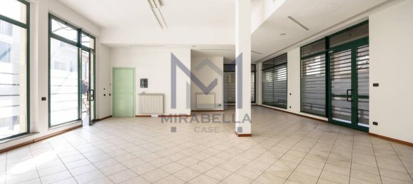 Propiedad comercial de 1 habitación en Lissone, Italy No. 232551 9