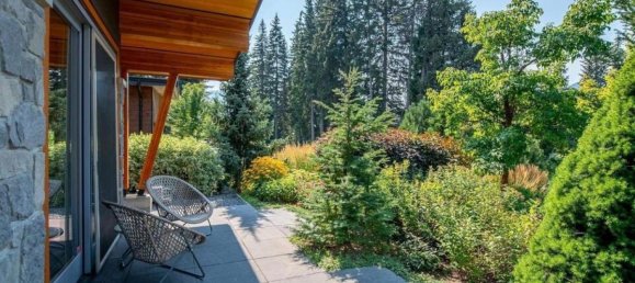 4 bedrooms House in British Columbia, Canada No. 1128 10