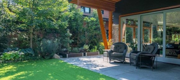 4 bedrooms House in British Columbia, Canada No. 1128 6