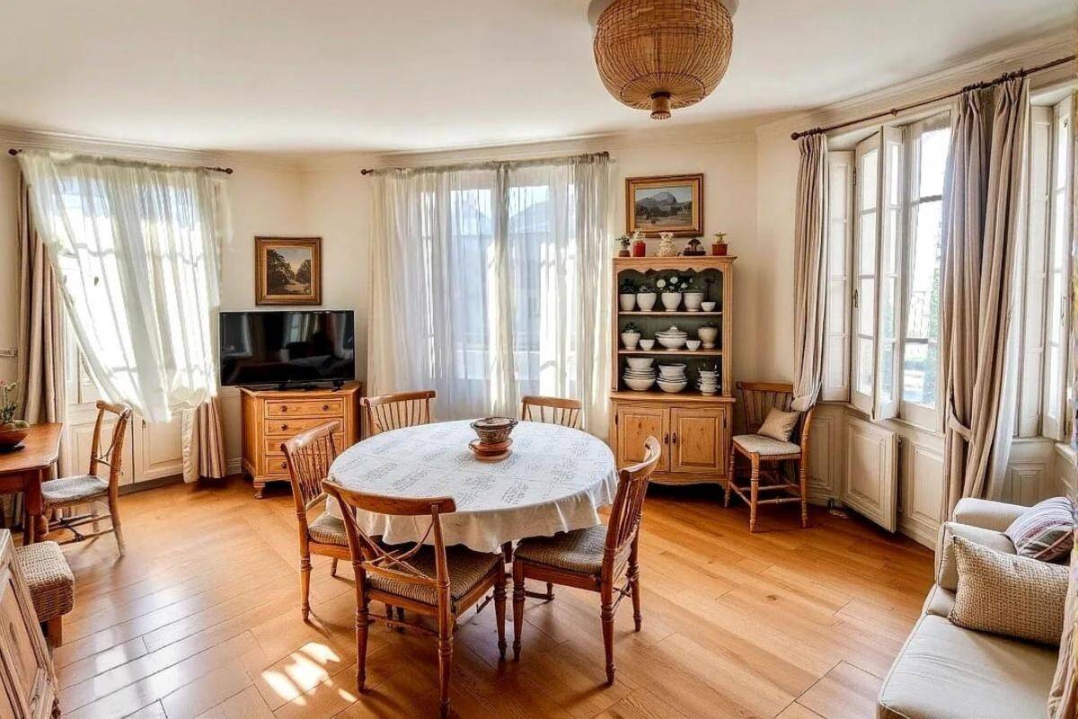 4 Schlafzimmer Haus in Neuilly-Plaisance, France, Nr. 176174