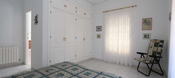 Вилла с 4 спальнями в Л'Альфас дель Пи, Испания № 4309 6