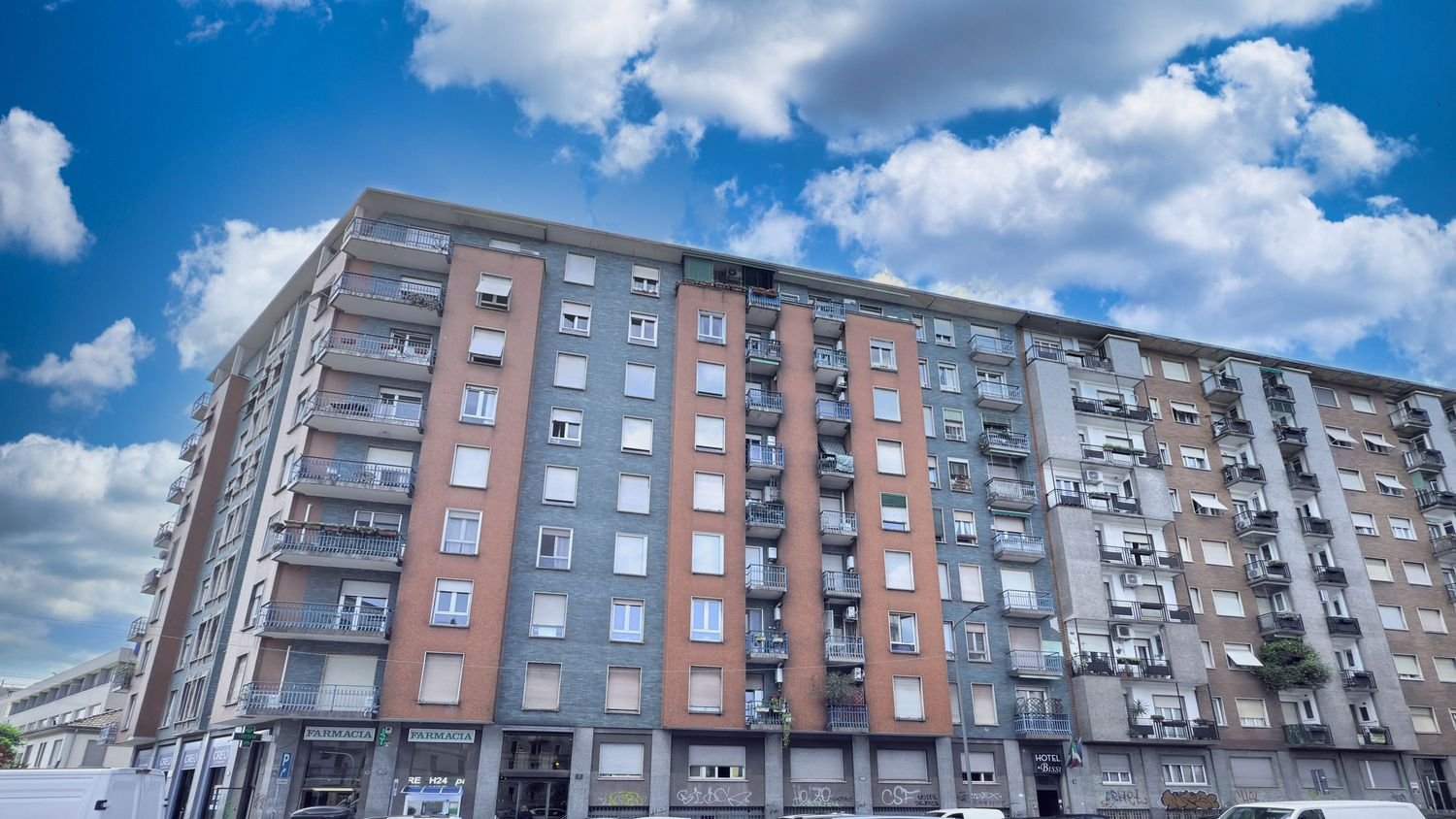 3 Schlafzimmer Wohnung in Milan, Italy, Nr. 338183