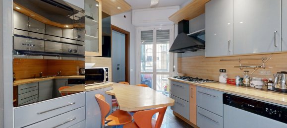 3 Schlafzimmer Wohnung in Milan, Italy, Nr. 338183 9