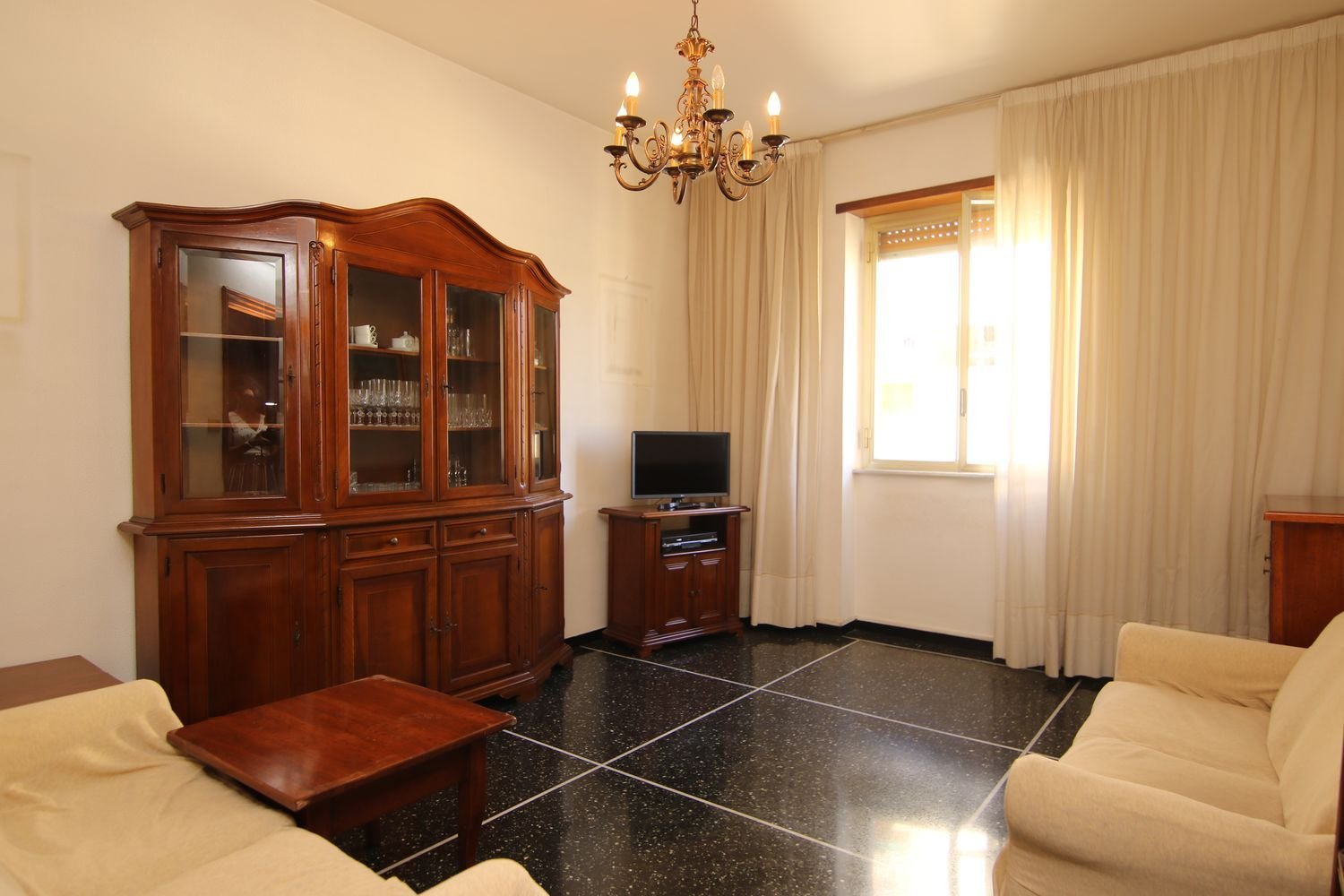 3 rooms Apartment in Genoa, Italy No. 271858