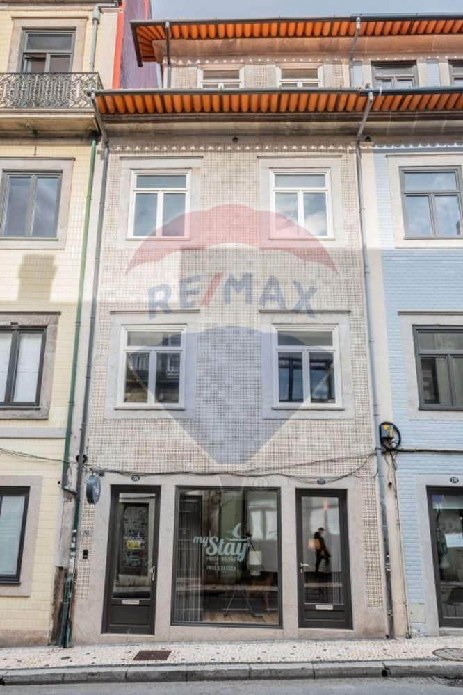  بناية في Porto, Portugal 417متر مربع رقم 136458