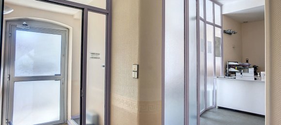 6 bedrooms Building in Lacroix-sur-Meuse, France No. 86352 8