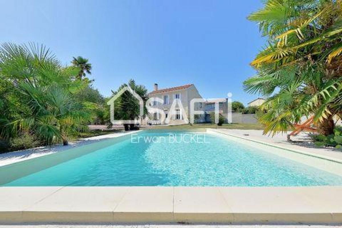 3 bedrooms House in Cars, France No. 5291