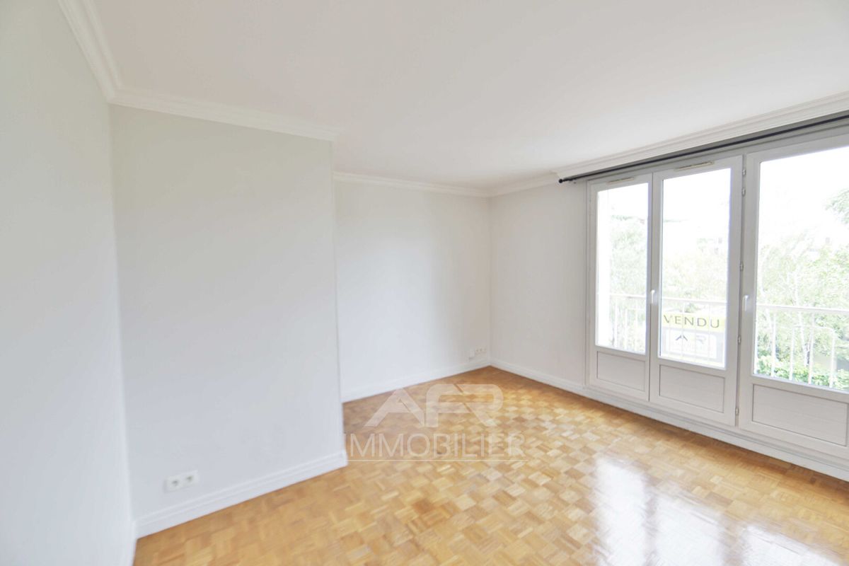 1 bedroom Apartment in Chatou, France No. 147398