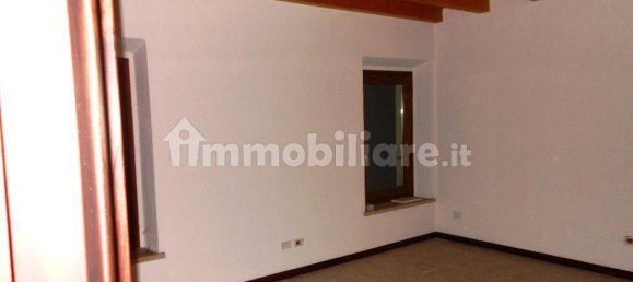 Apartamento de 3 dormitorios en Goito, Italy No. 3450 12
