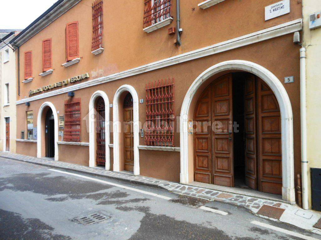 Apartamento de 3 dormitorios en Goito, Italy No. 3450