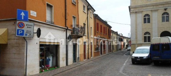 Apartamento de 3 dormitorios en Goito, Italy No. 3450 6