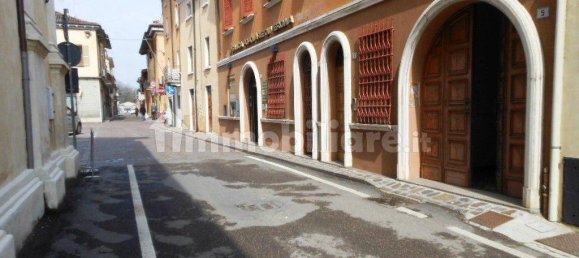 Apartamento de 3 dormitorios en Goito, Italy No. 3450 20