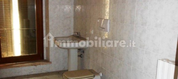 Apartamento de 3 dormitorios en Goito, Italy No. 3450 16