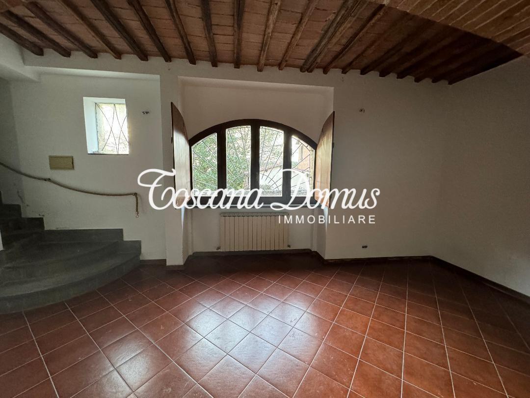 6 rooms House in Siena, Italy No. 18324