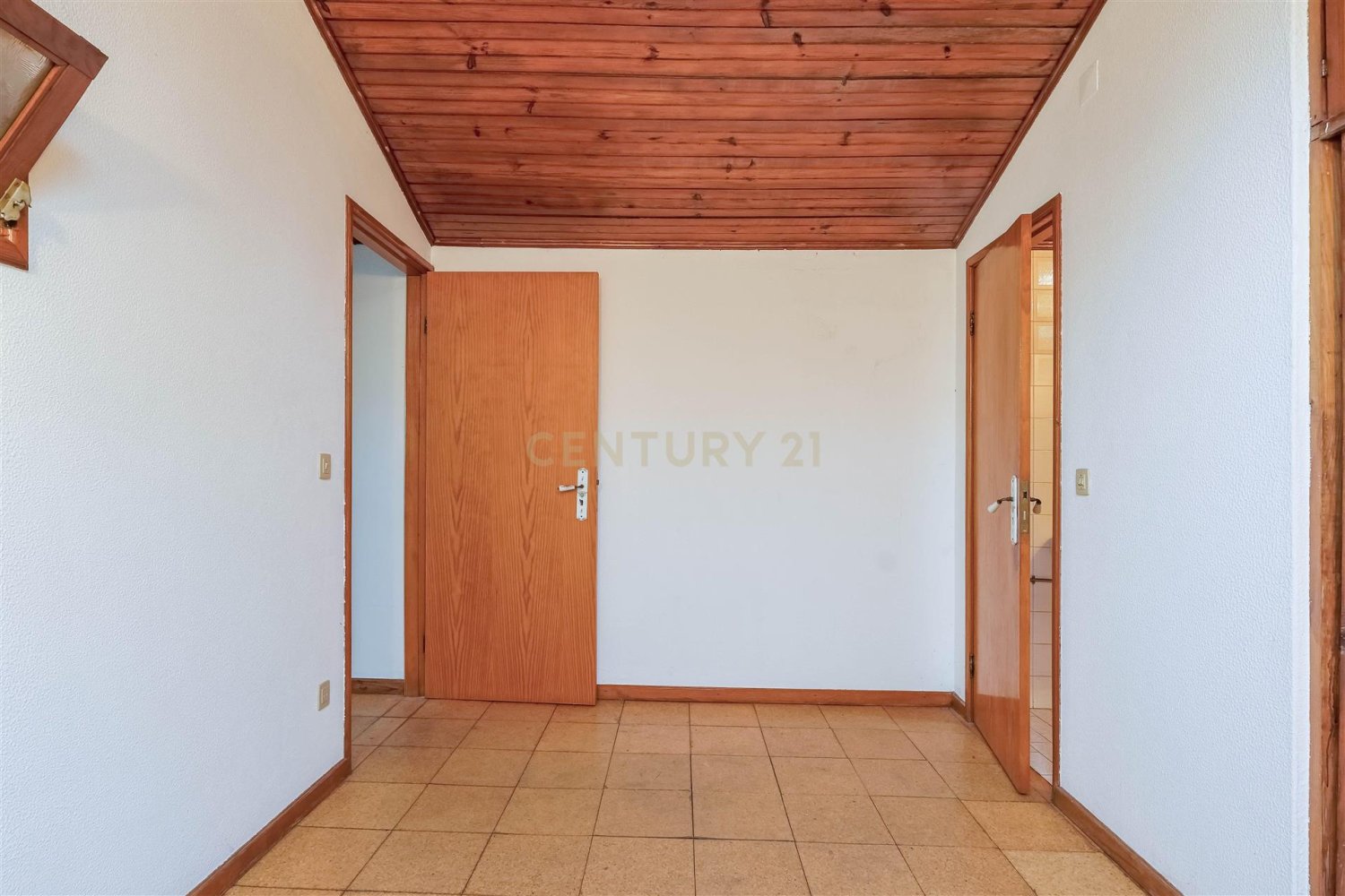 3 rooms Apartment in Porto, Portugal No. 351665