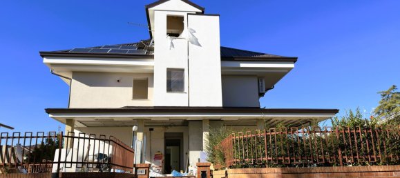 6 rooms Apartment in Macerata, Italy No. 206890 14