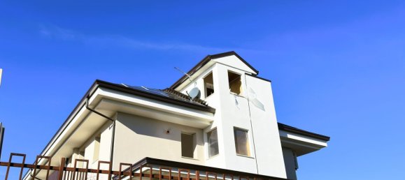 6 rooms Apartment in Macerata, Italy No. 206890 7