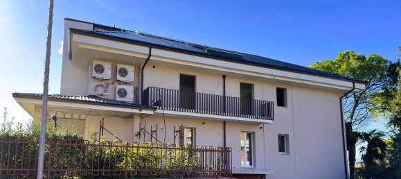 6 rooms Apartment in Macerata, Italy No. 206890 18