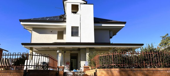 6 rooms Apartment in Macerata, Italy No. 206890 5