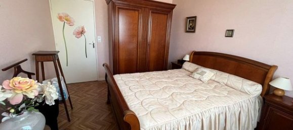 Apartamento de 2 dormitorios en Montceau-les-Mines, France No. 358930 10