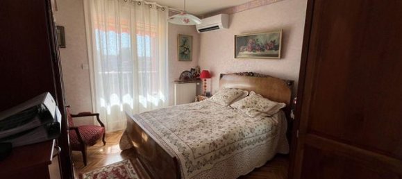 Apartamento de 2 dormitorios en Montceau-les-Mines, France No. 358930 11