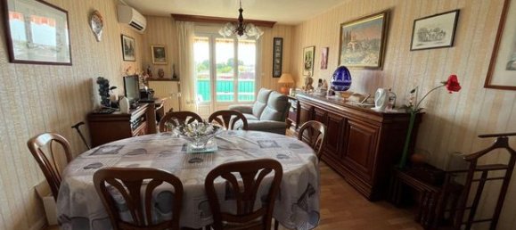 Apartamento de 2 dormitorios en Montceau-les-Mines, France No. 358930 2