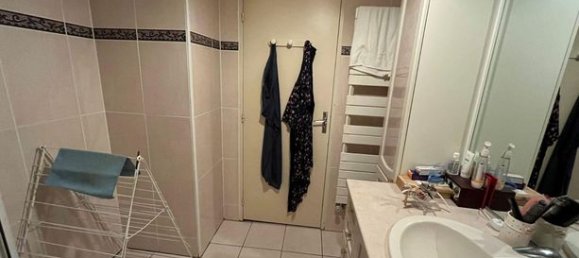Apartamento de 2 dormitorios en Montceau-les-Mines, France No. 358930 8