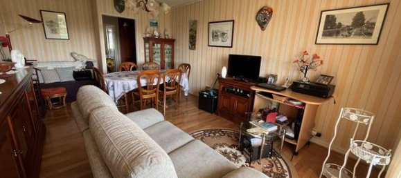 Apartamento de 2 dormitorios en Montceau-les-Mines, France No. 358930 3