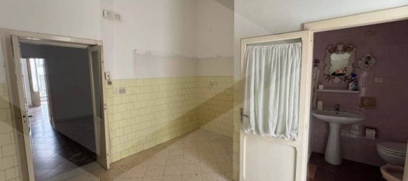 4-Zimmer Wohnung in Bari, Italy, Nr. 21091 7