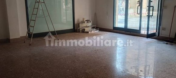 Коммерческая недвижимость с 1 комнатой в Чеккано, Италия № 73566 6