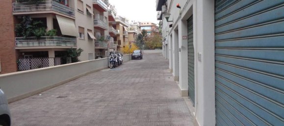 Garage à Rome, Italy 11m² No. 31654 3