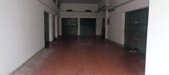 Garage à Rome, Italy 11m² No. 31654 4