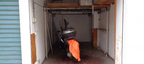 Garage à Rome, Italy 11m² No. 31654 24