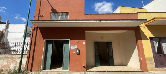 3 Schlafzimmer Wohnung in Aradeo, Italy, Nr. 336853 3