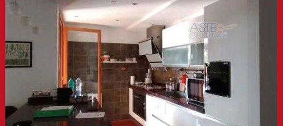 5 bedrooms Apartment in Rome, Italy No. 330821 23
